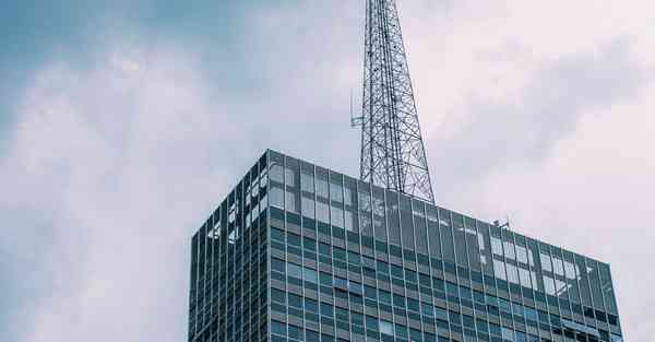 情侣服装红色一男一女